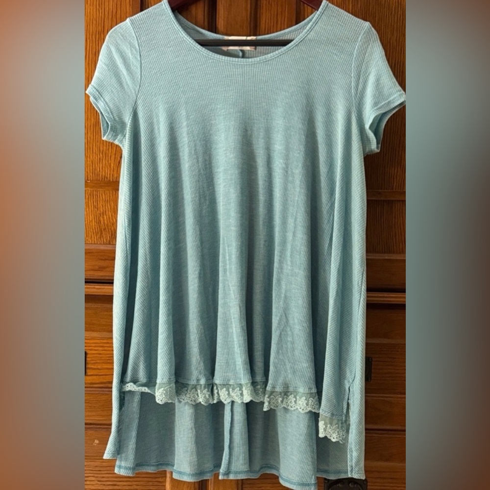 Altar'd State Lace Trim Layered Hem Tunic Oversized Boho Swing Fairy Tee Hi-Lo